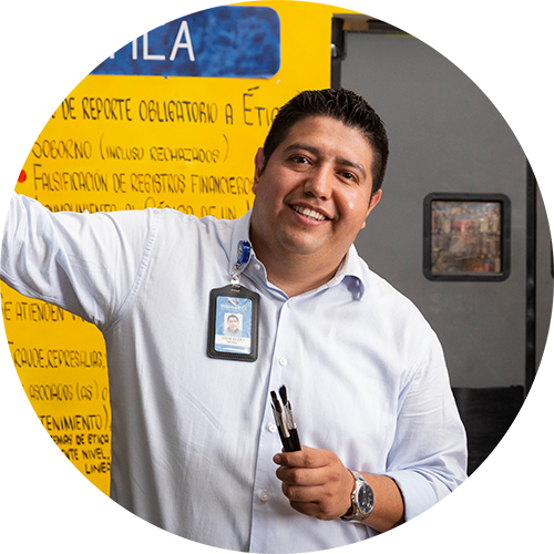 Oswaldo Rivera Headshot