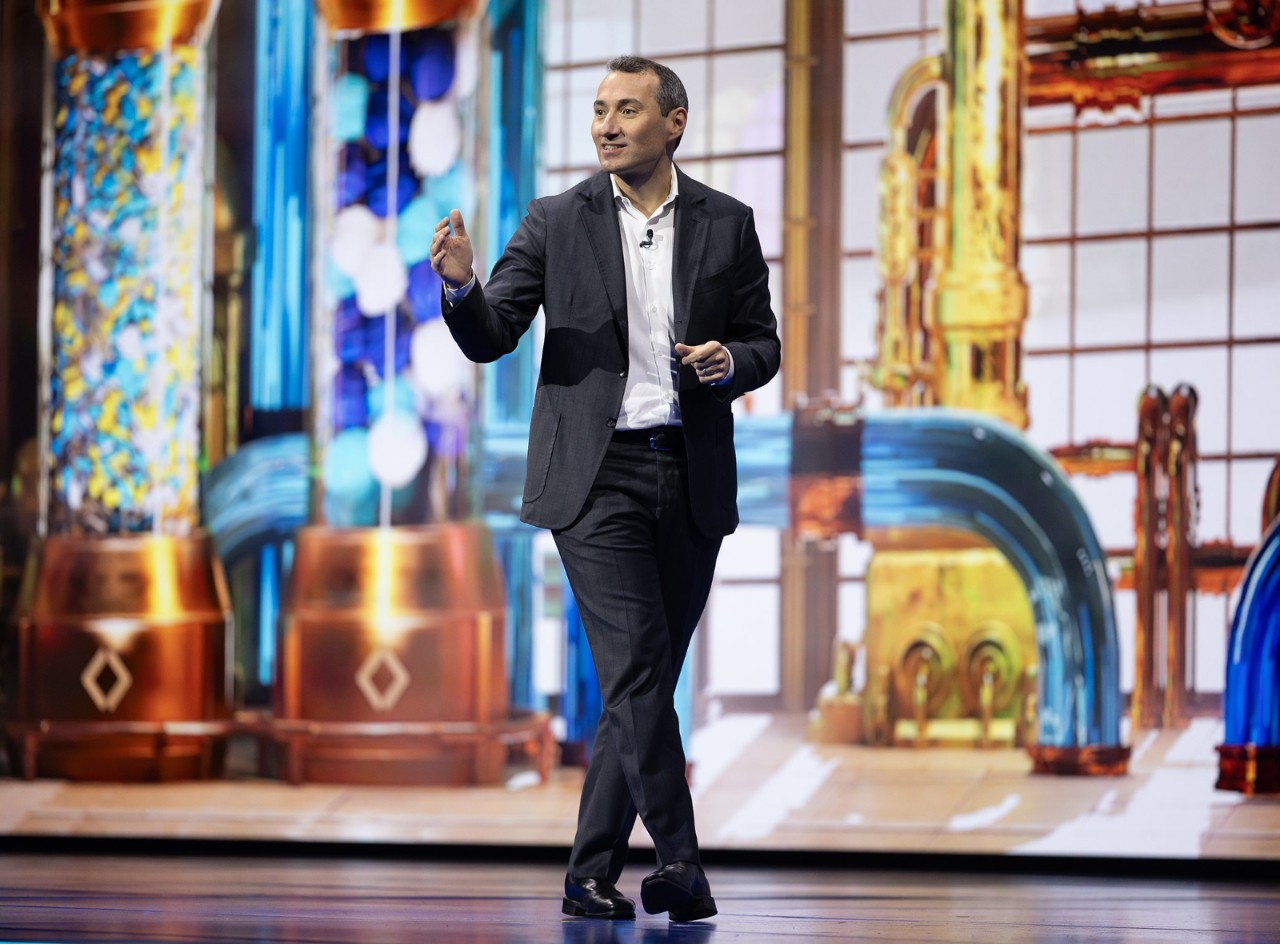 Chris Nicholas shares Sam’s Club’s vision of being the world’s best club retailer on the Associate Celebration stage.